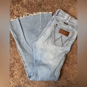 Wrangler High Rise Flare Jeans size 27